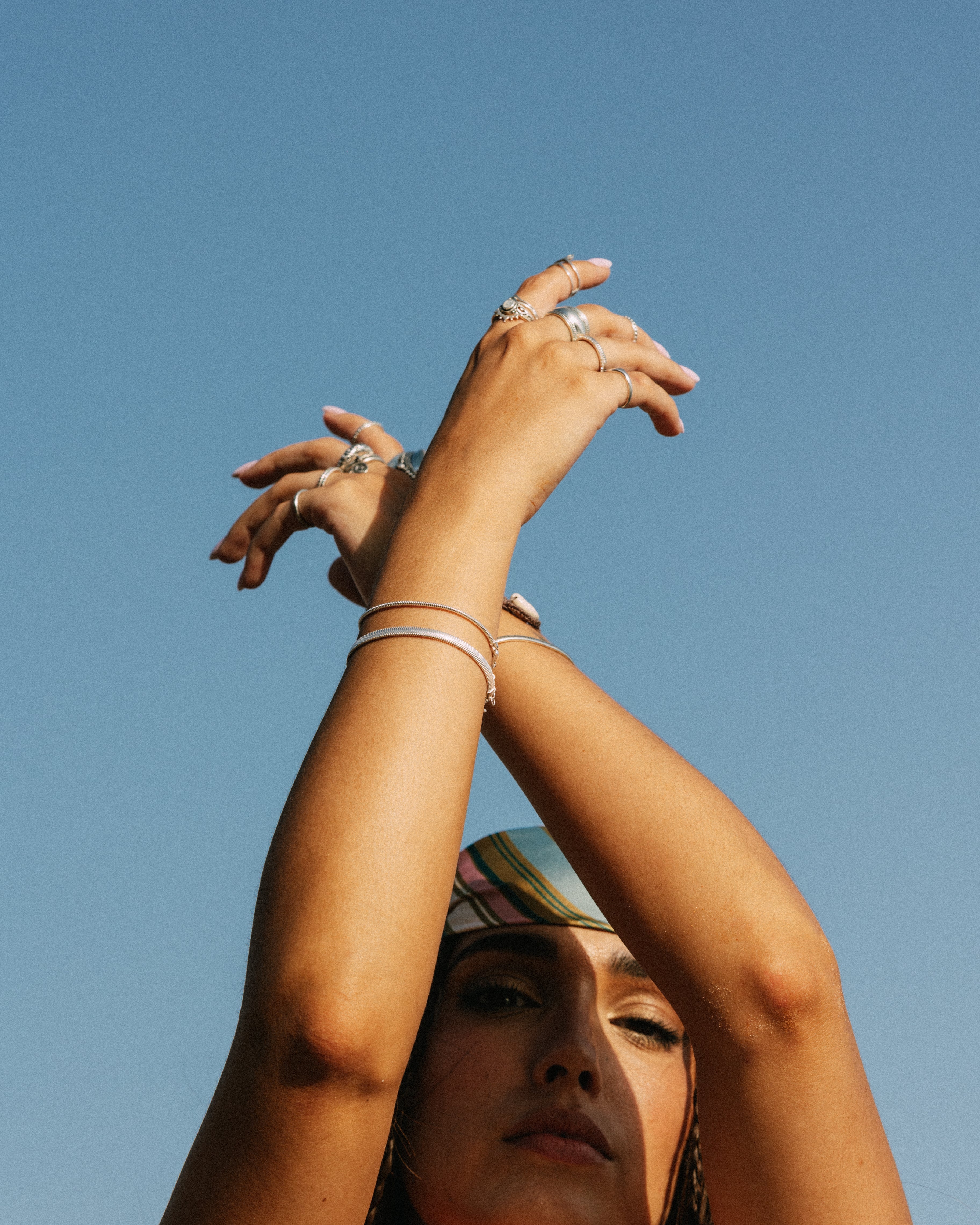 La magia de San Juan: piedras naturales y ritual bajo las estrellas