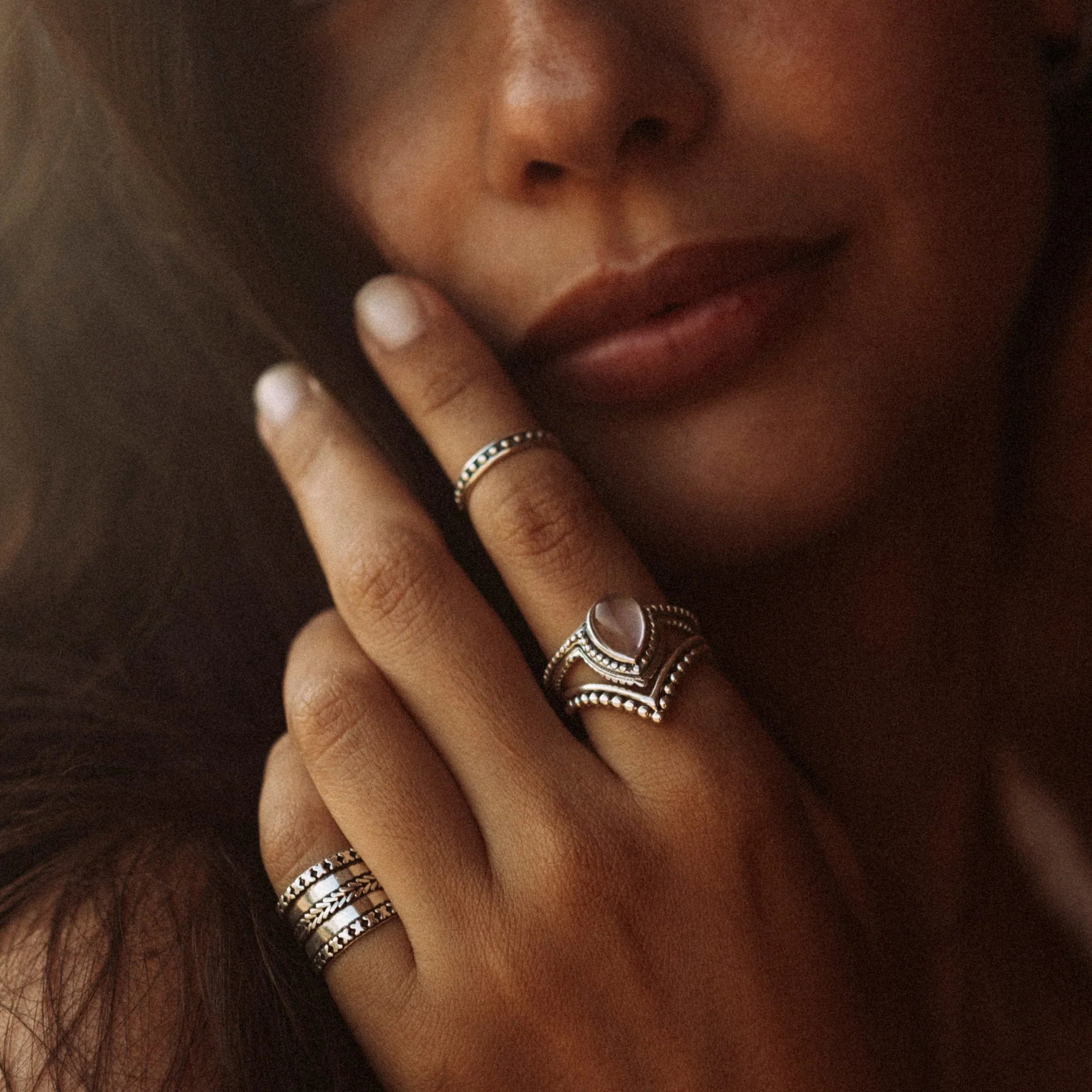 Rodocrosita, Cuarzo Rosa y Piedra Luna: las Piedras para atraer el amor en San Valentín