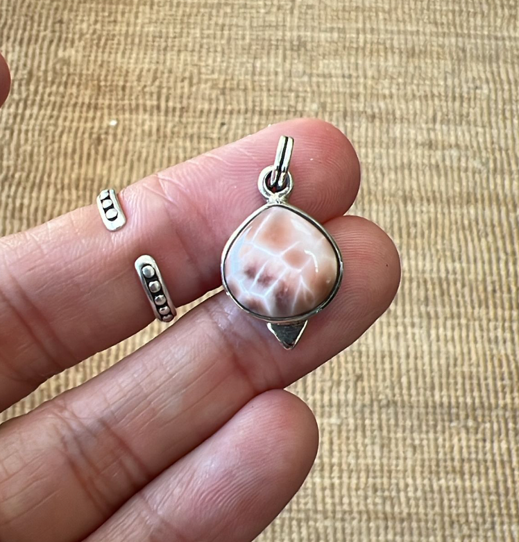 Thomsonite: significado, propiedades y conexión con el alma